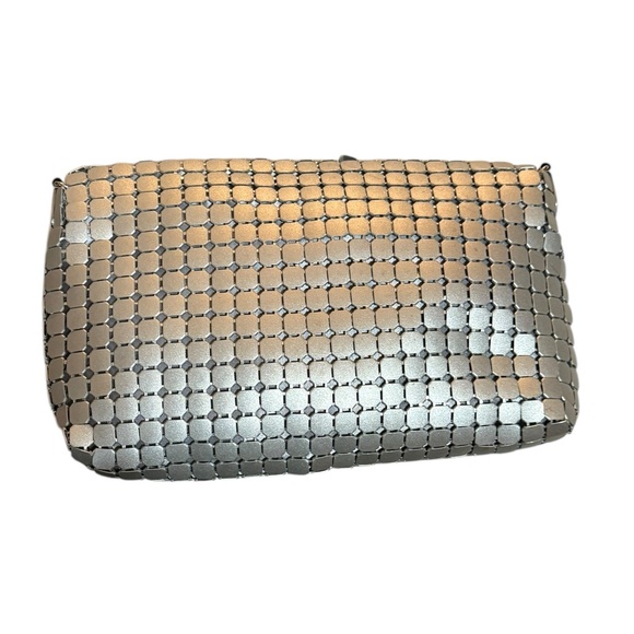 Olga Berg Brushed Silver-Toned Soft Metal Mesh Clutch Shoulder Bag - Picture 4 of 16